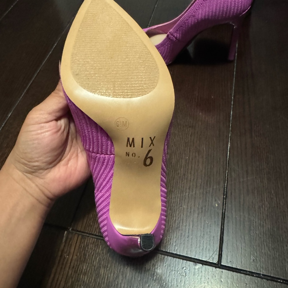 Lavender/pinkish High Heel - Picture 3 of 7